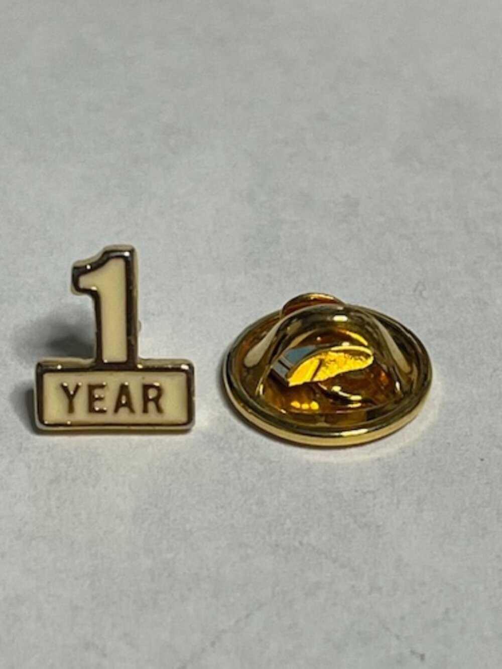 One Year Gold Tone Lapel Hat Vest Bag Pin White Enamel Filled For Recognition